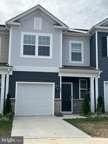 $2,100 | 427 Tevis Street, Winchester, VA 22601