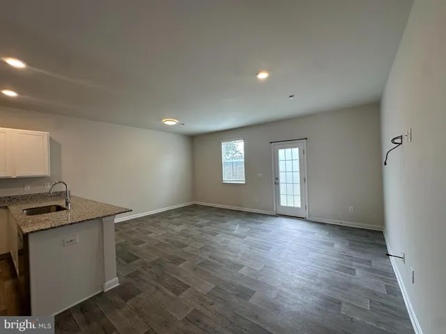 $2,100 | 427 Tevis Street, Winchester, VA 22601