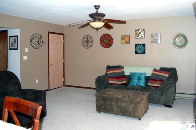 893 Briarstone Road Bethlehem, PA 18017 - Photo 4 of 14 Gallery Image 4