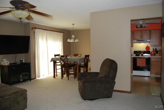 893 Briarstone Road Bethlehem, PA 18017 - Photo 6 of 14 Gallery Image 6