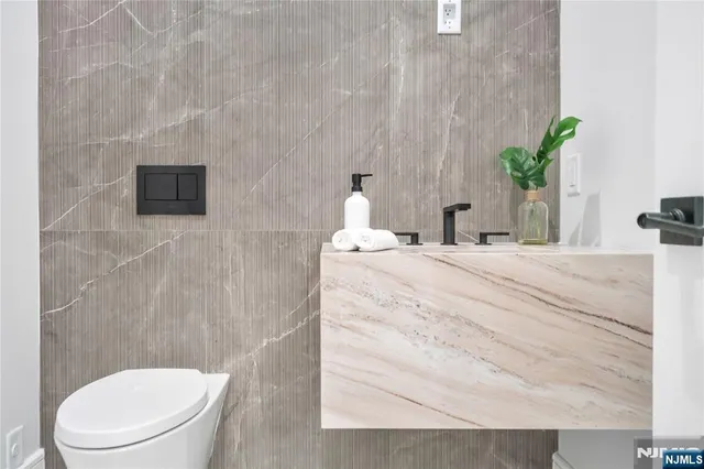 $3,879,000 | 7 Central Avenue, Demarest, NJ 07627