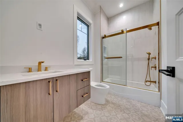 $3,879,000 | 7 Central Avenue, Demarest, NJ 07627