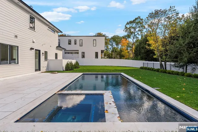 $3,879,000 | 7 Central Avenue, Demarest, NJ 07627