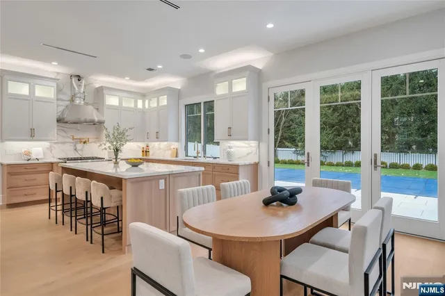 $3,879,000 | 7 Central Avenue, Demarest, NJ 07627