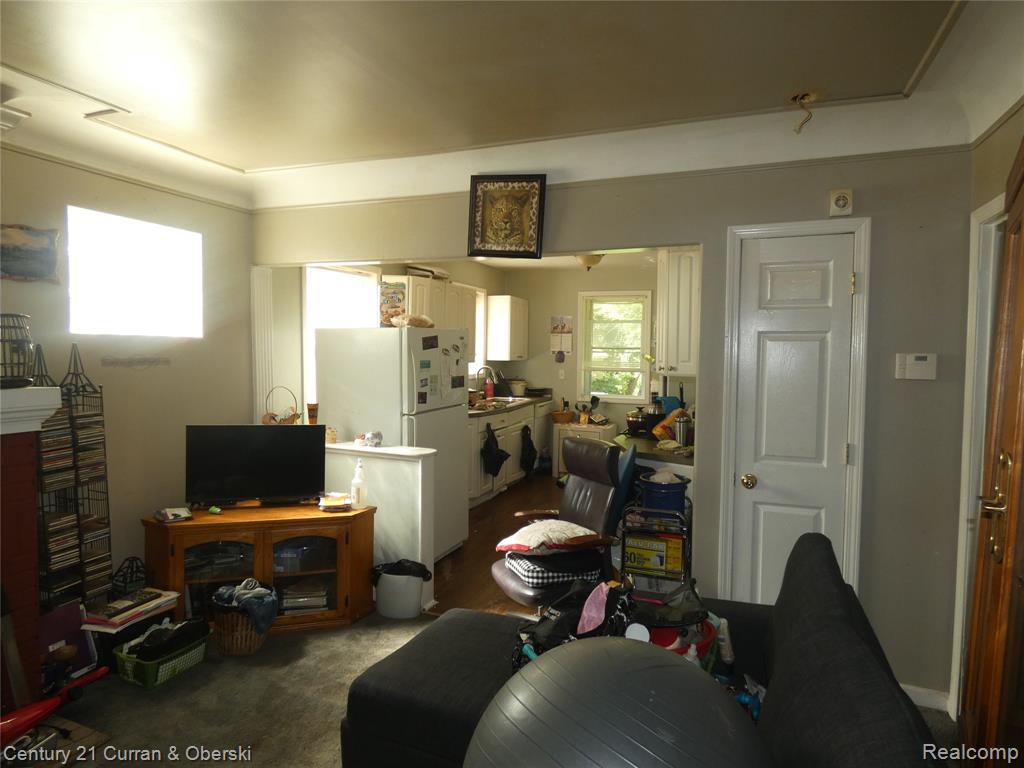 136 East Rundell Street Pontiac, MI 48342 - Photo 8 of 13