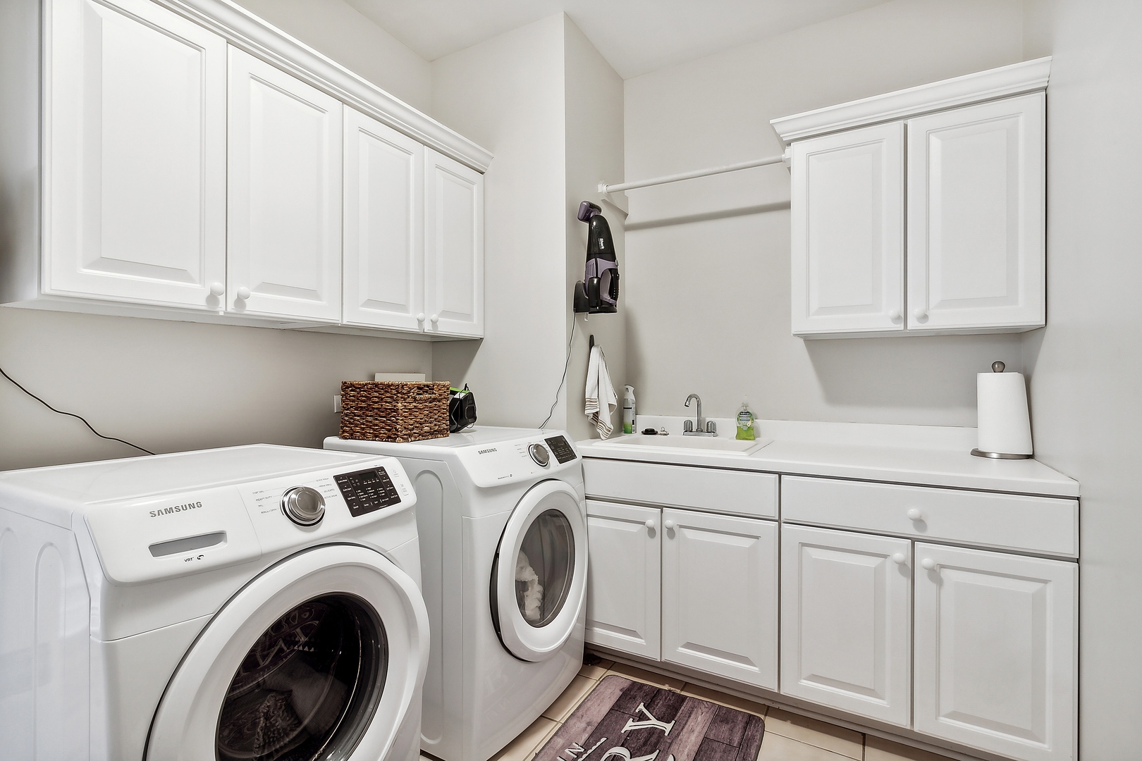 2252 Joyce Lane Naperville, IL 60564 - Photo 24 of 33 a utility room with dryer and washer