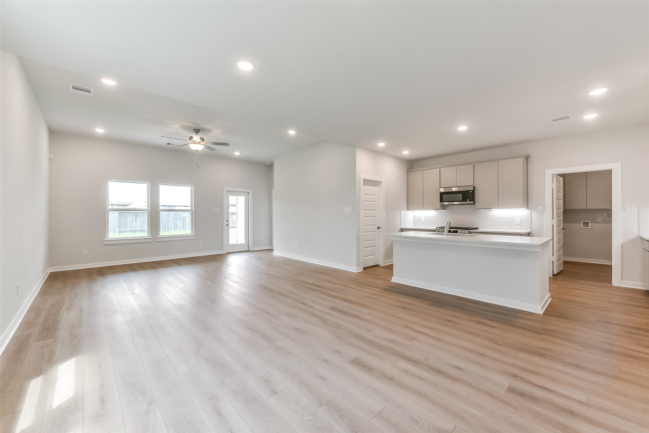 75 Leon Way Dayton, TX 77535 - Photo 13 of 38