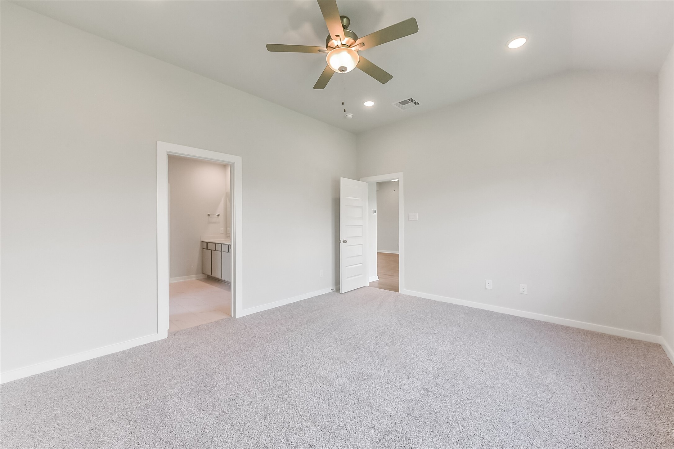 75 Leon Way Dayton, TX 77535 - Photo 15 of 38