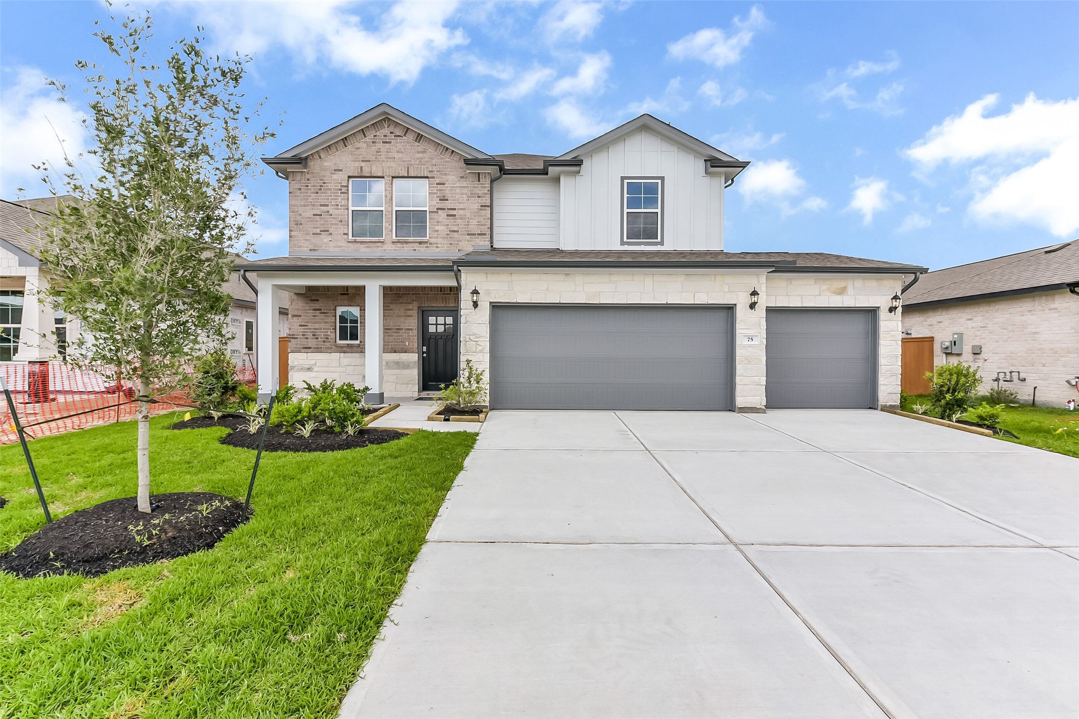 75 Leon Way Dayton, TX 77535 - Photo 2 of 38