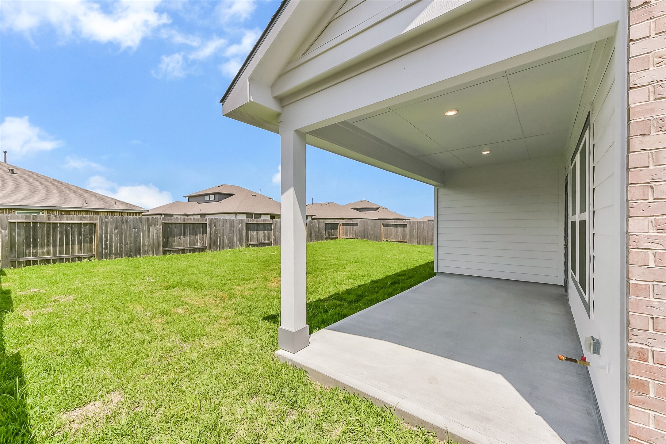 75 Leon Way Dayton, TX 77535 - Photo 34 of 38