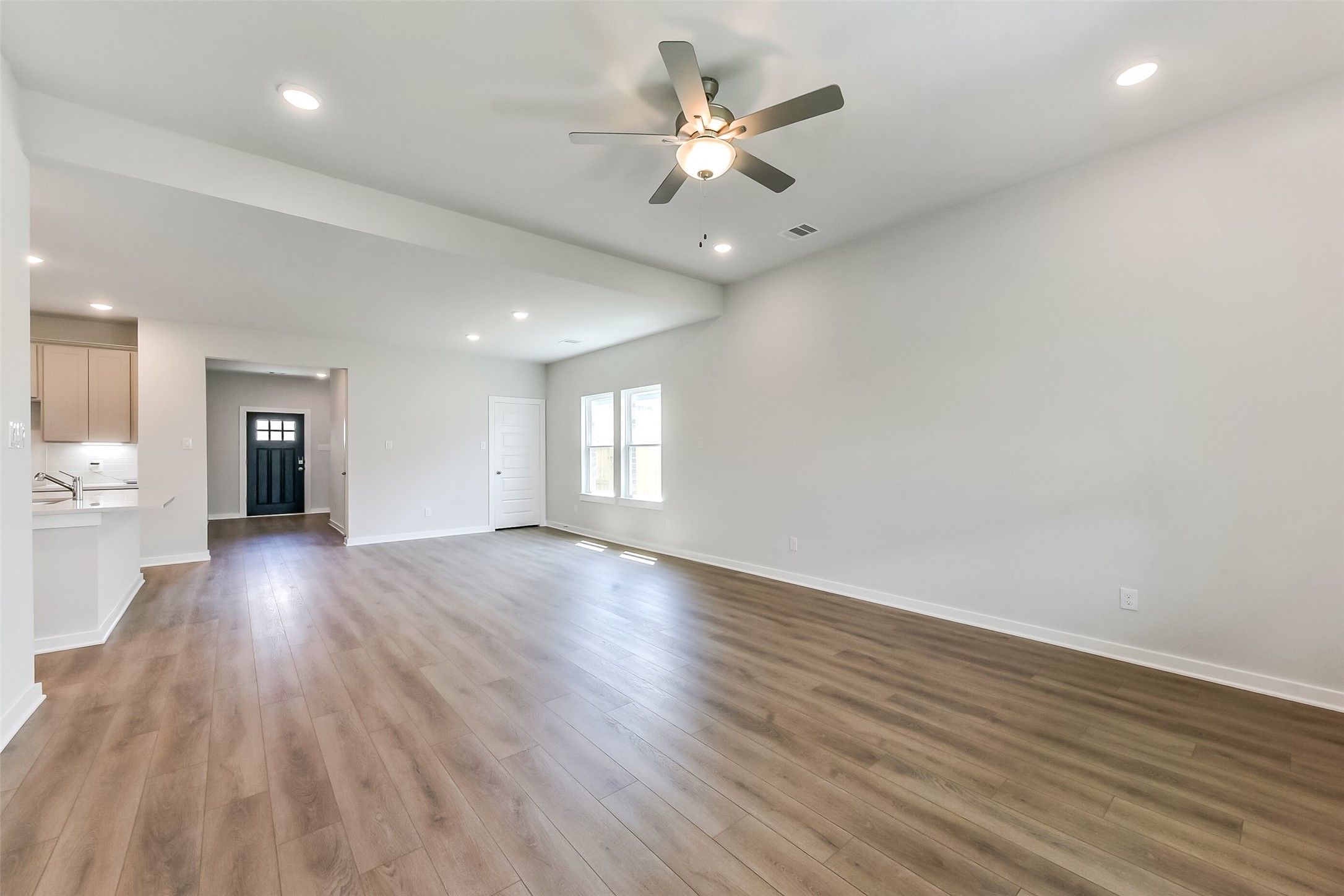 75 Leon Way Dayton, TX 77535 - Photo 6 of 38