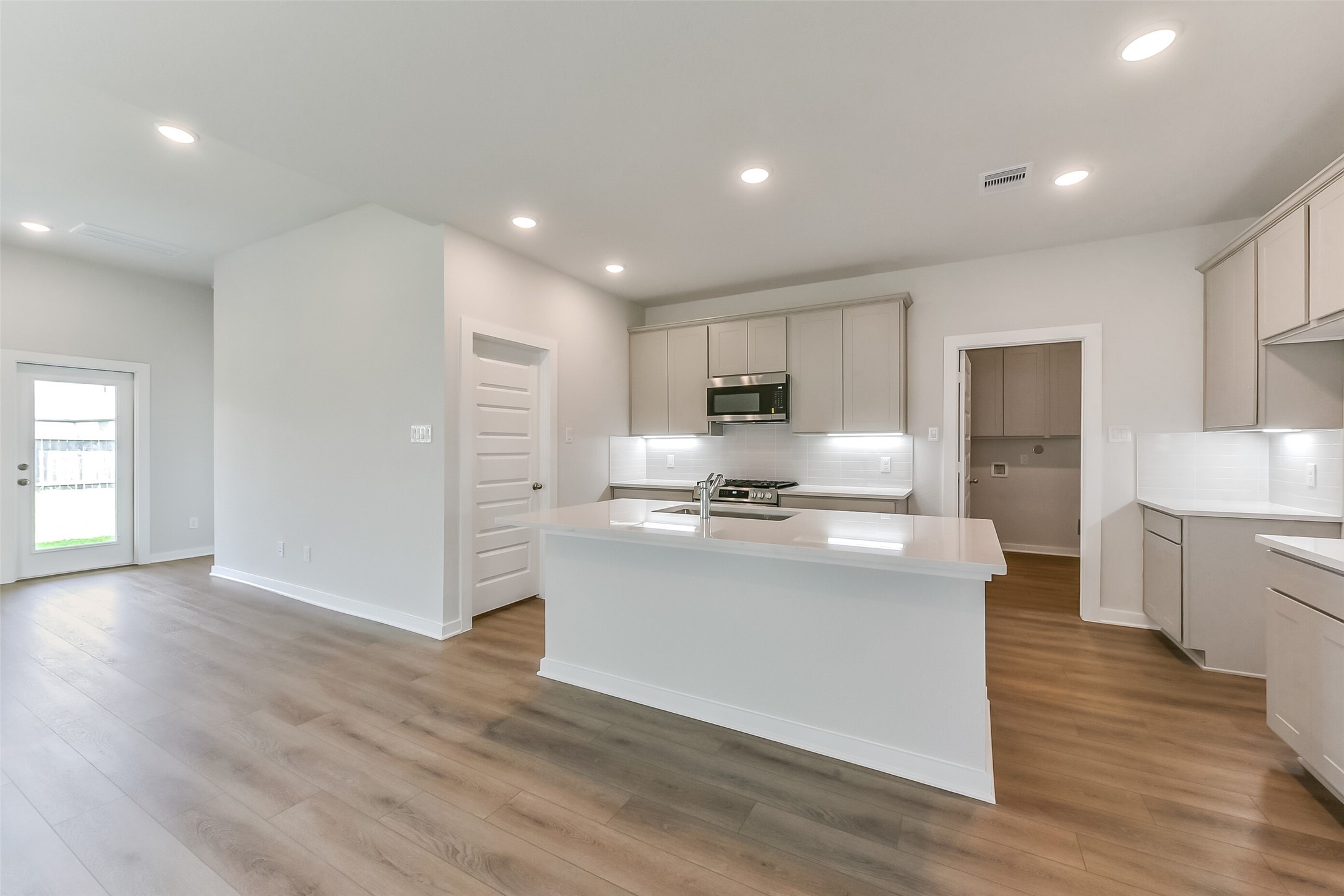 75 Leon Way Dayton, TX 77535 - Photo 9 of 38