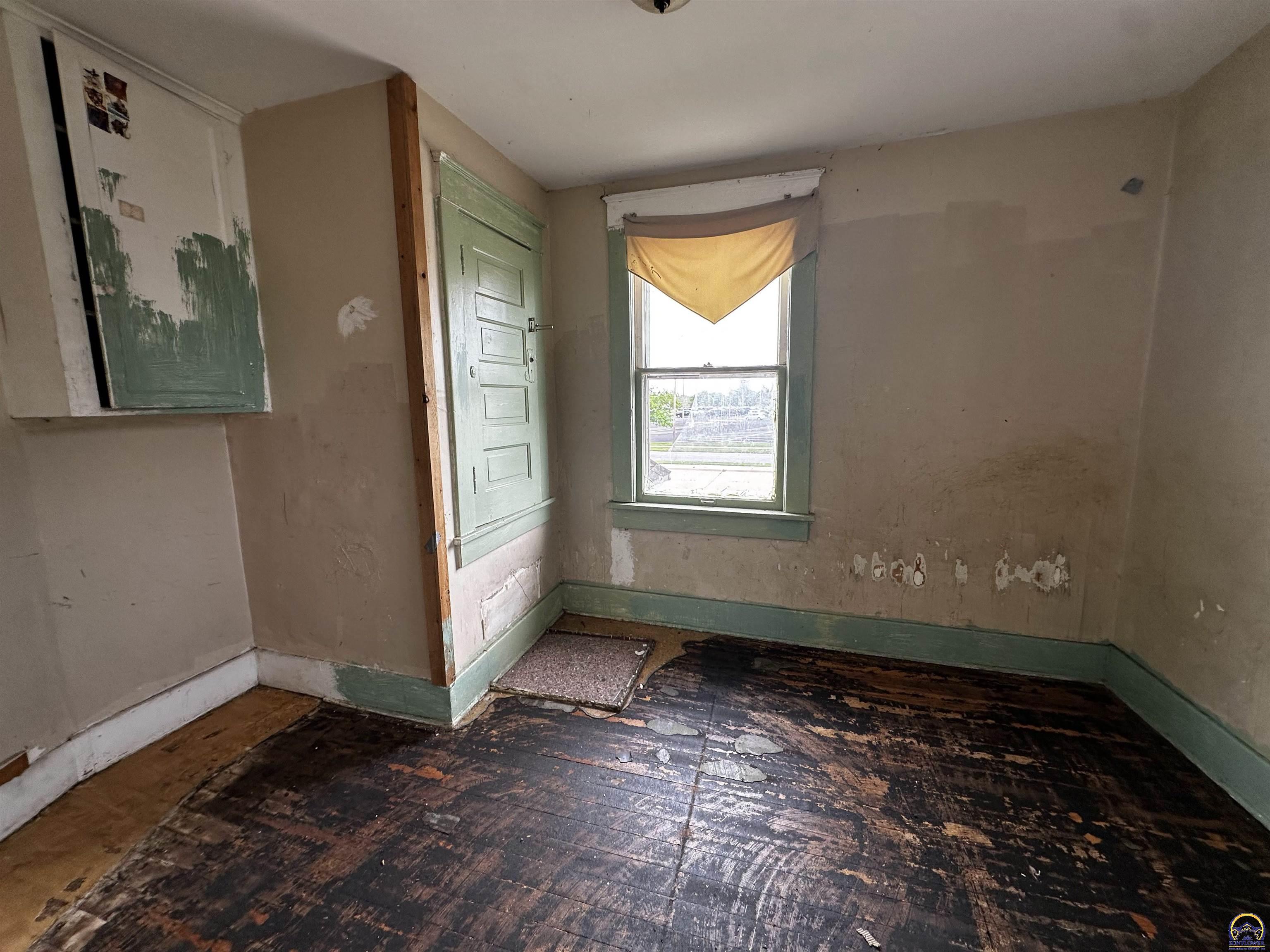 1247 Southwest Tyler Street Topeka, KS 66612 - Photo 22 of 33