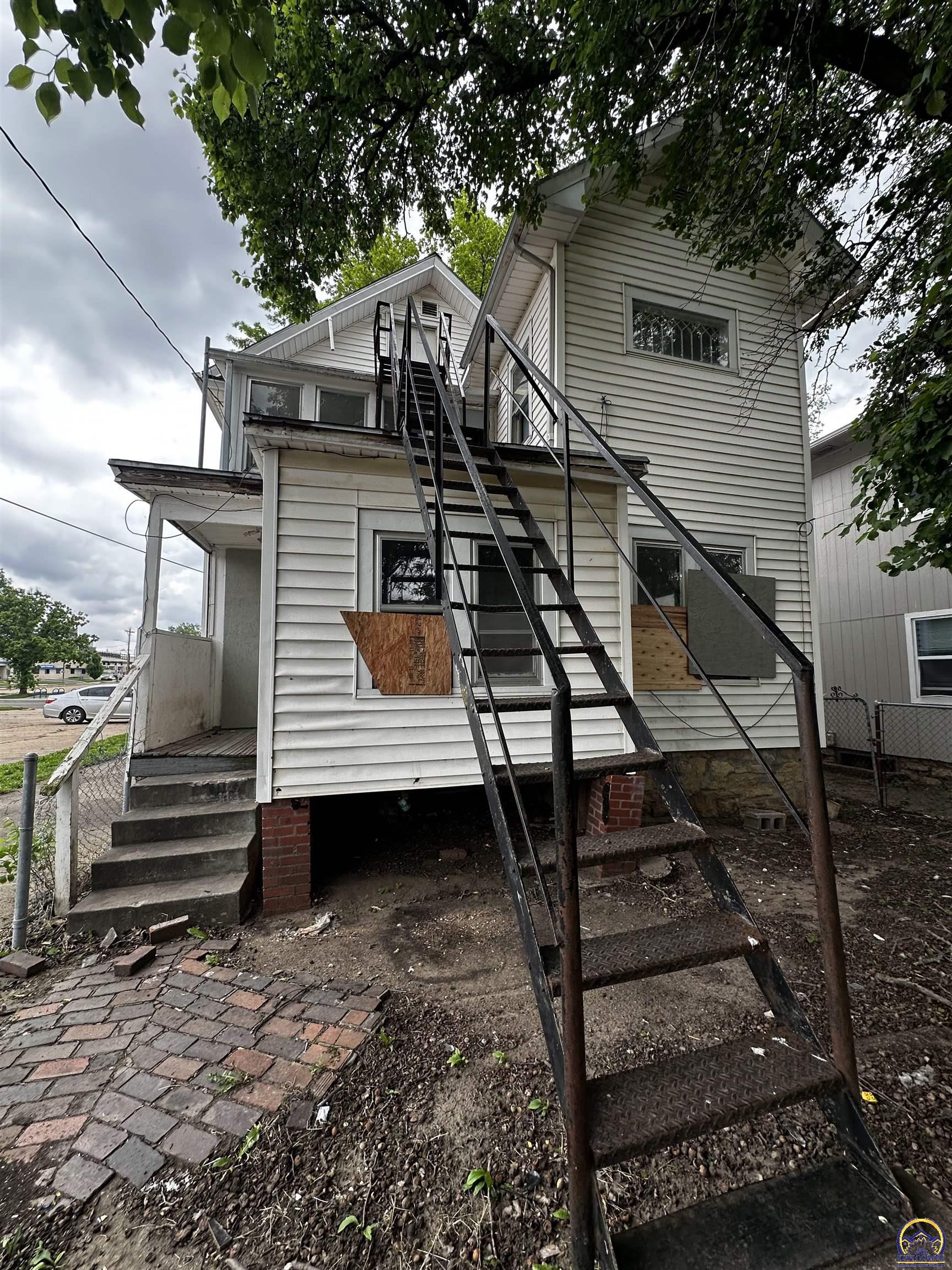 1247 Southwest Tyler Street Topeka, KS 66612 - Photo 32 of 33