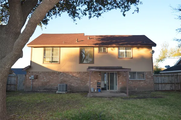 $2,100 | 1902 Whitebriar Drive, Deer Park, TX 77536