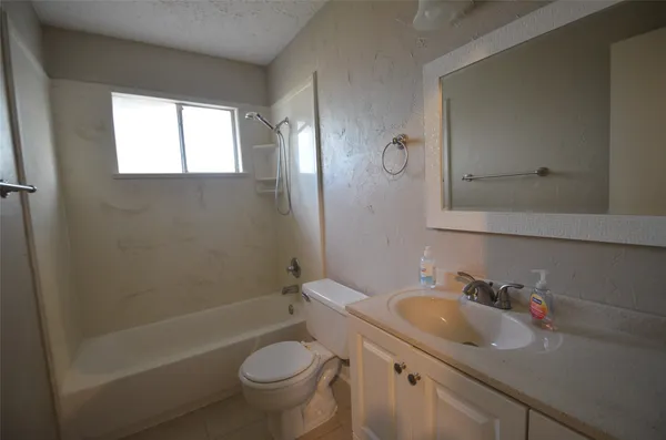 $2,100 | 1902 Whitebriar Drive, Deer Park, TX 77536