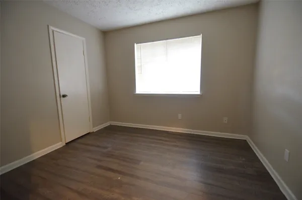 $2,100 | 1902 Whitebriar Drive, Deer Park, TX 77536