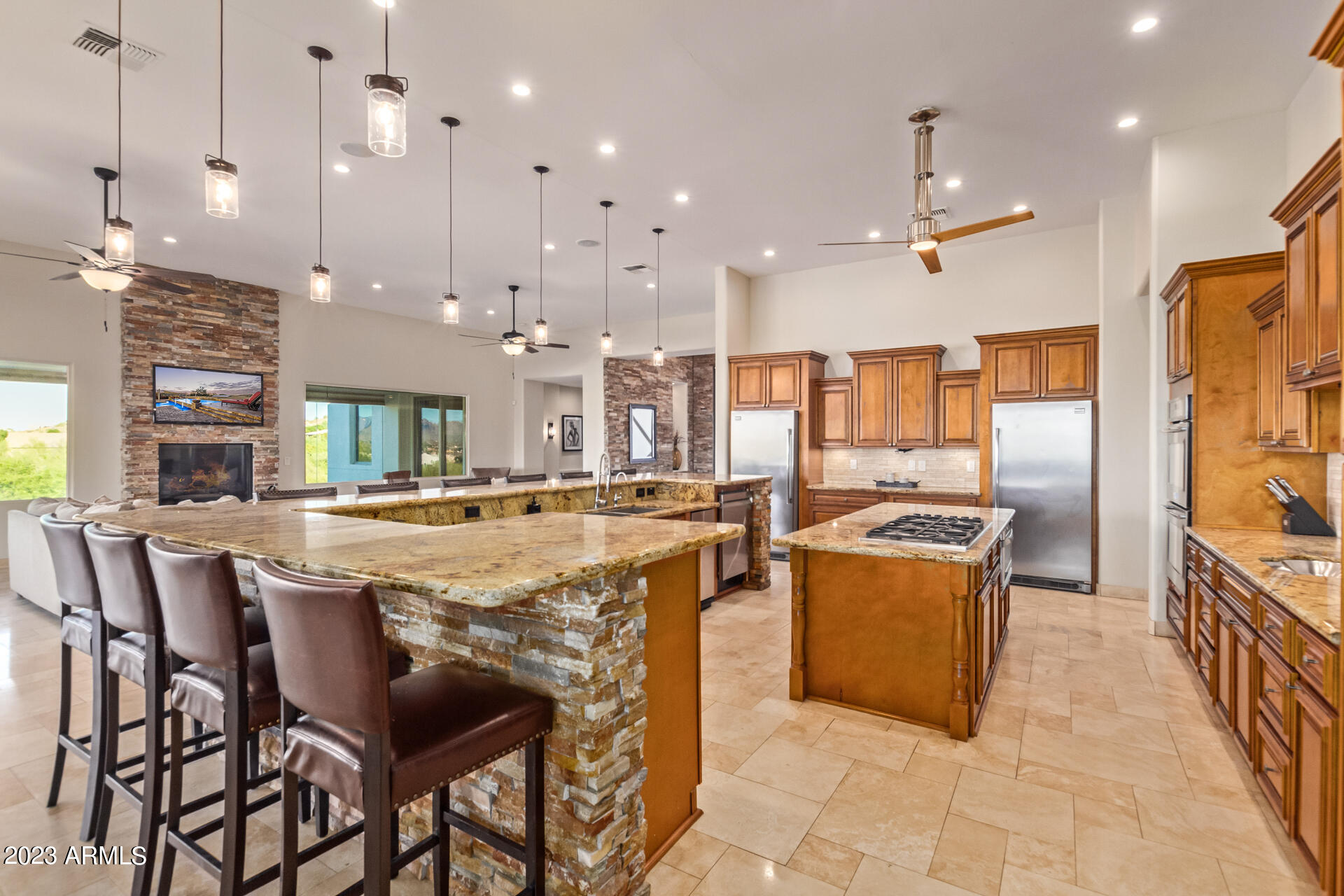 206 West Rock View Road Phoenix, AZ 85085 - Photo 22 of 74 Room to entertain
