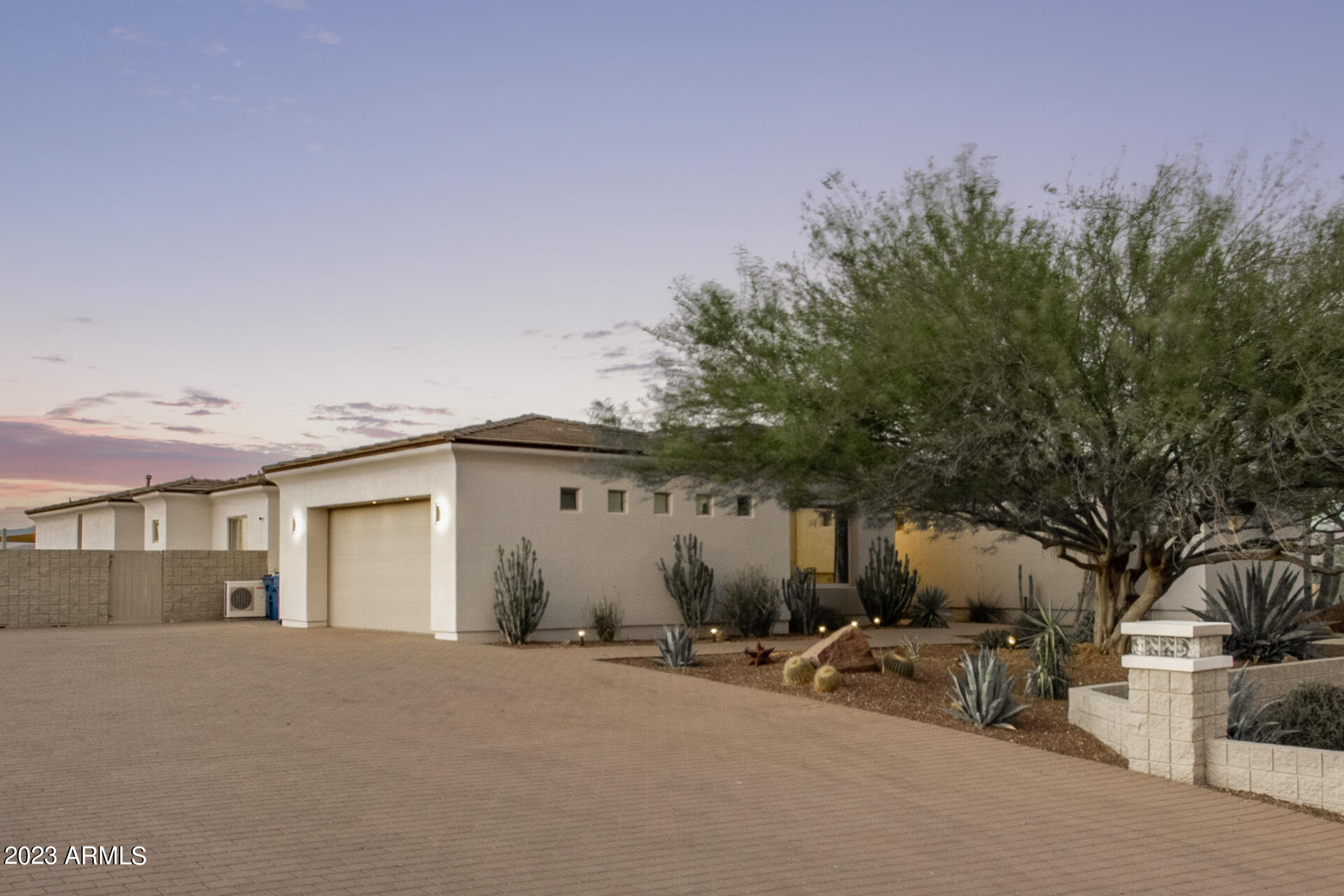 206 West Rock View Road Phoenix, AZ 85085 - Photo 4 of 74 Gorgeous paver driveway