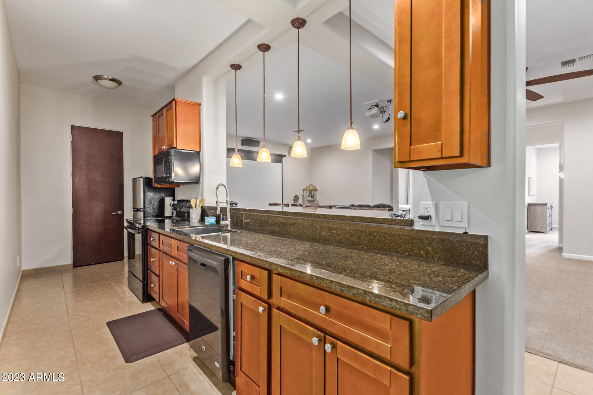 206 West Rock View Road Phoenix, AZ 85085 - Photo 43 of 74 Full guest kitchenette