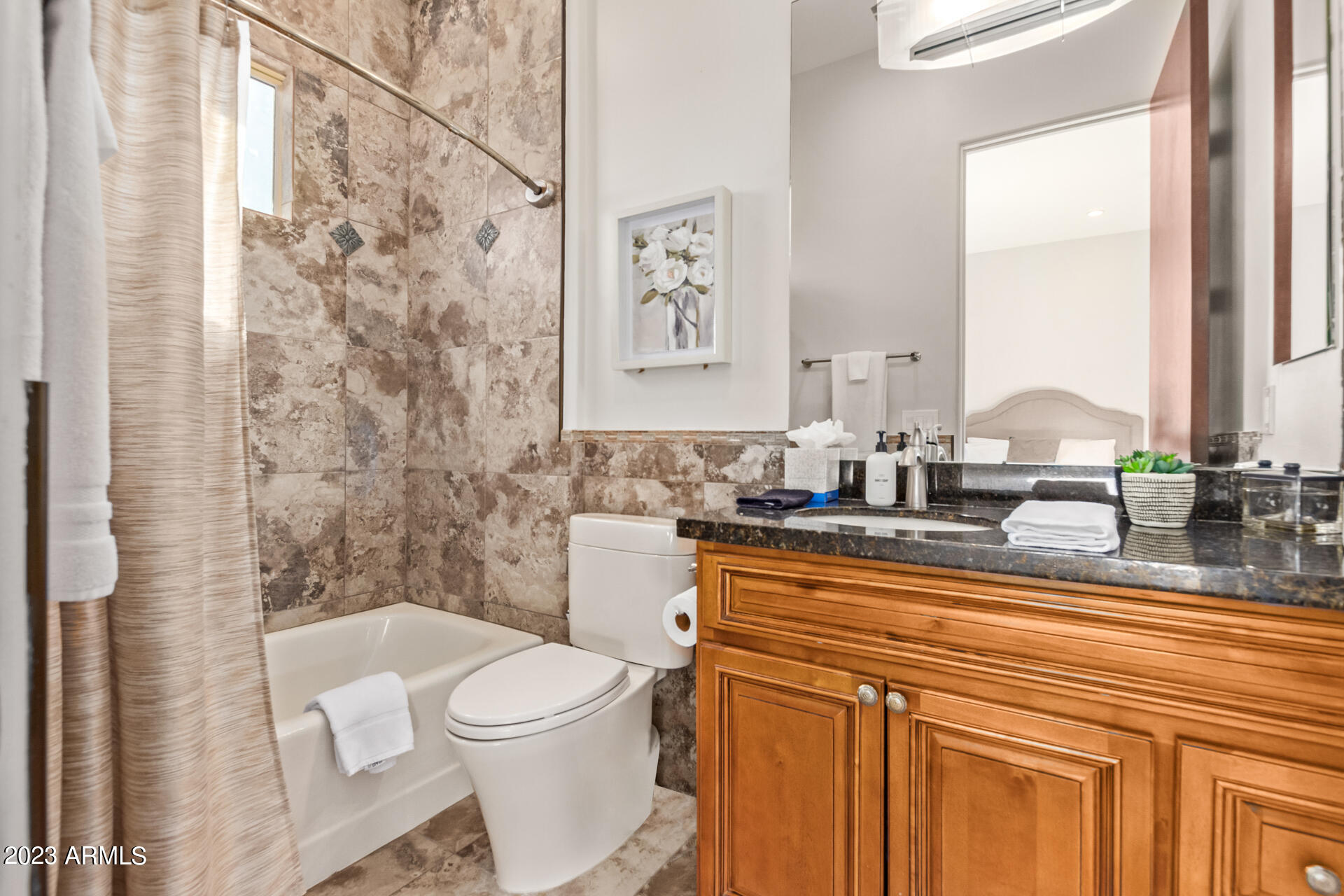 206 West Rock View Road Phoenix, AZ 85085 - Photo 62 of 74 En-suite bathroom for bedroom 3