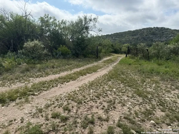 $400,000 | Tbd Murray Ranch Road, Sabinal, TX 78881