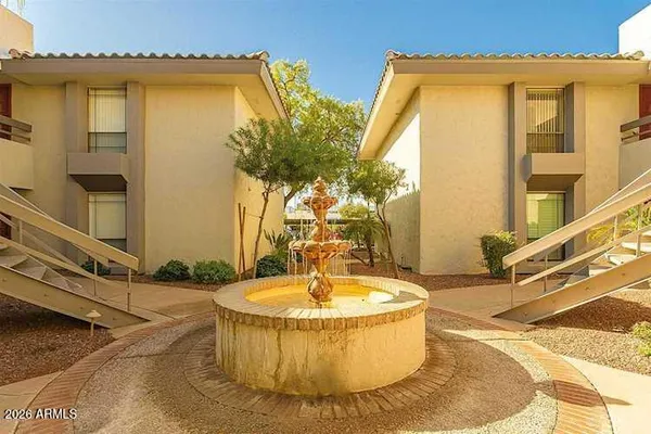 $2,395 | 5225 North 24th Street, Unit 201, Phoenix, AZ 85016