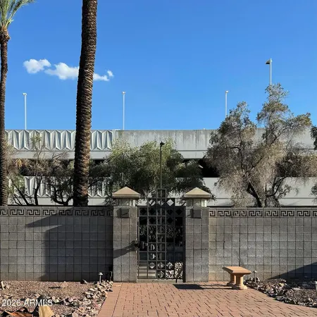 $2,395 | 5225 North 24th Street, Unit 201, Phoenix, AZ 85016