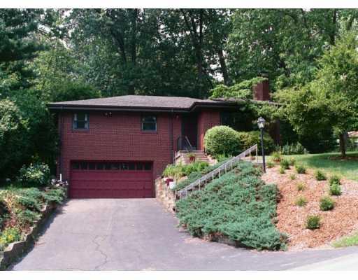461 Woodland Road Pittsburgh, PA 15237 - Photo 1 of 8