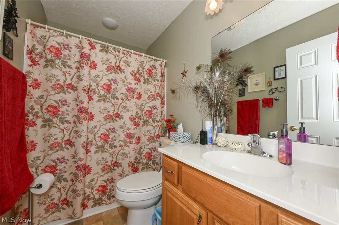 43 Sioux Drive Rittman, OH 44270 - Photo 36 of 44 Guest Bath