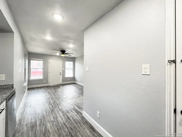 $895 | 7569 Windsor Oaks, San Antonio, TX 78239