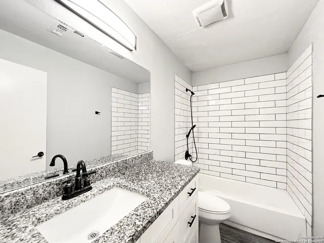 $895 | 7569 Windsor Oaks, San Antonio, TX 78239