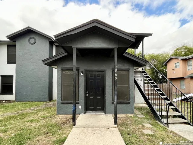 $895 | 7569 Windsor Oaks, San Antonio, TX 78239