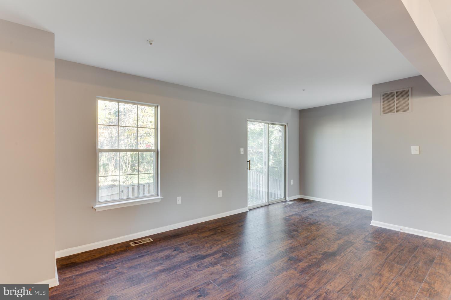 6567 Ronald Road Capitol Heights, MD 20743 - Photo 18 of 29 Living Room