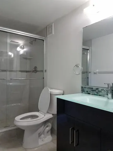 $2,000 | 900 Northeast 147th Street, Unit 4A, Miami, FL 33161