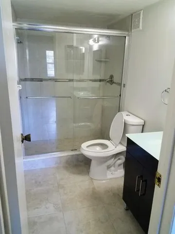 $2,000 | 900 Northeast 147th Street, Unit 4A, Miami, FL 33161