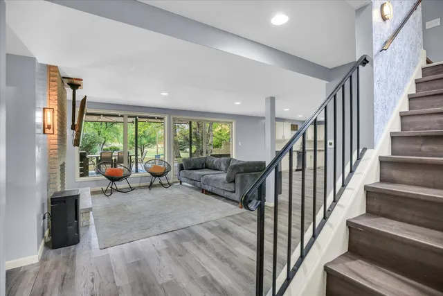 $695,000 | 1010 Parkview Drive, Mahomet, IL 61853