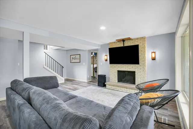 $695,000 | 1010 Parkview Drive, Mahomet, IL 61853