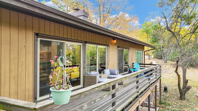 $695,000 | 1010 Parkview Drive, Mahomet, IL 61853