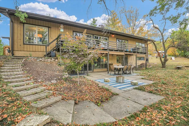 $695,000 | 1010 Parkview Drive, Mahomet, IL 61853