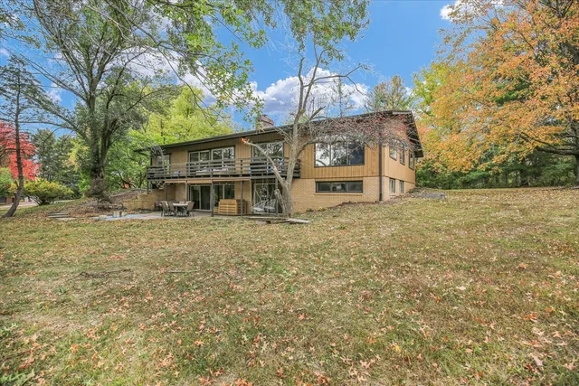 $695,000 | 1010 Parkview Drive, Mahomet, IL 61853