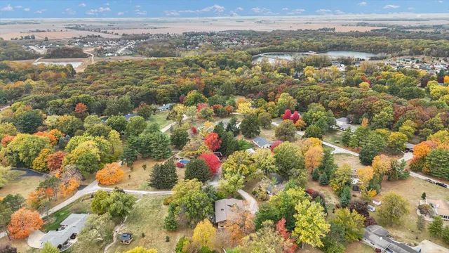 $695,000 | 1010 Parkview Drive, Mahomet, IL 61853