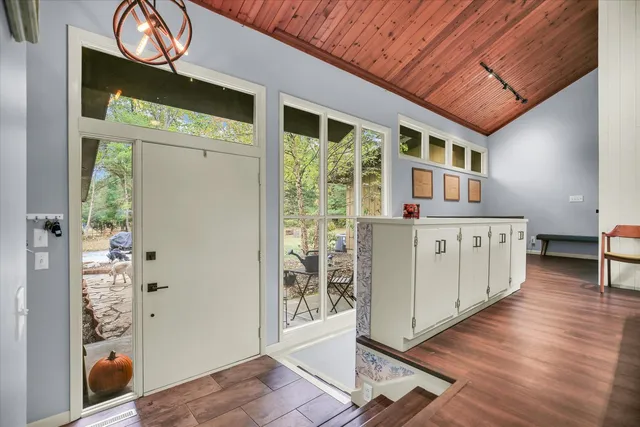 $695,000 | 1010 Parkview Drive, Mahomet, IL 61853