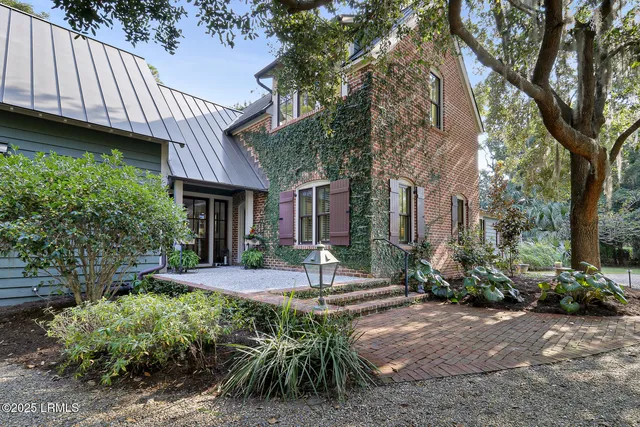$3,950,000 | 18 High Hope Way, Bluffton, SC 29910