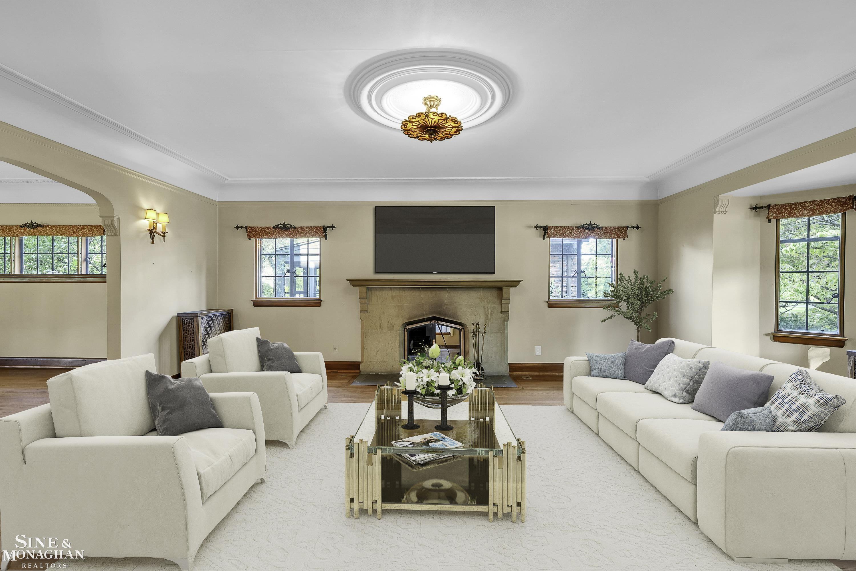1363 Yorkshire Road Grosse Pointe, MI 48230 - Photo 13 of 67 50154348-af089d2e-6dd4-4cc3-9835-eb179c6dfe97.JPG