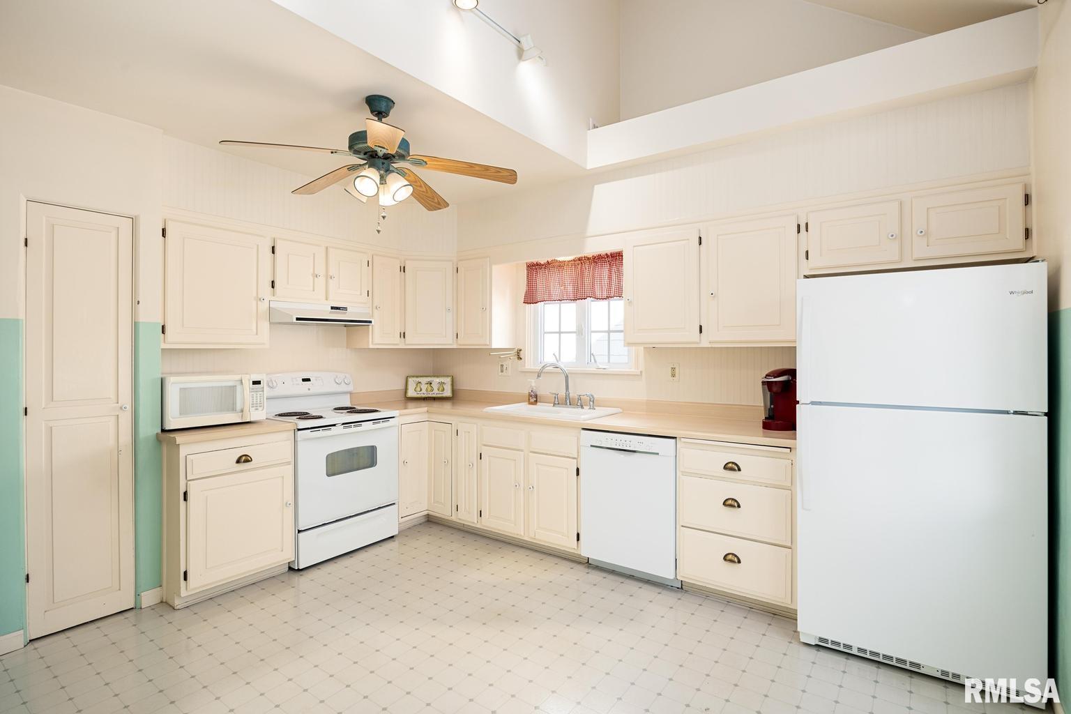 519 East Madison Street Morton, IL 61550 - Photo 11 of 40