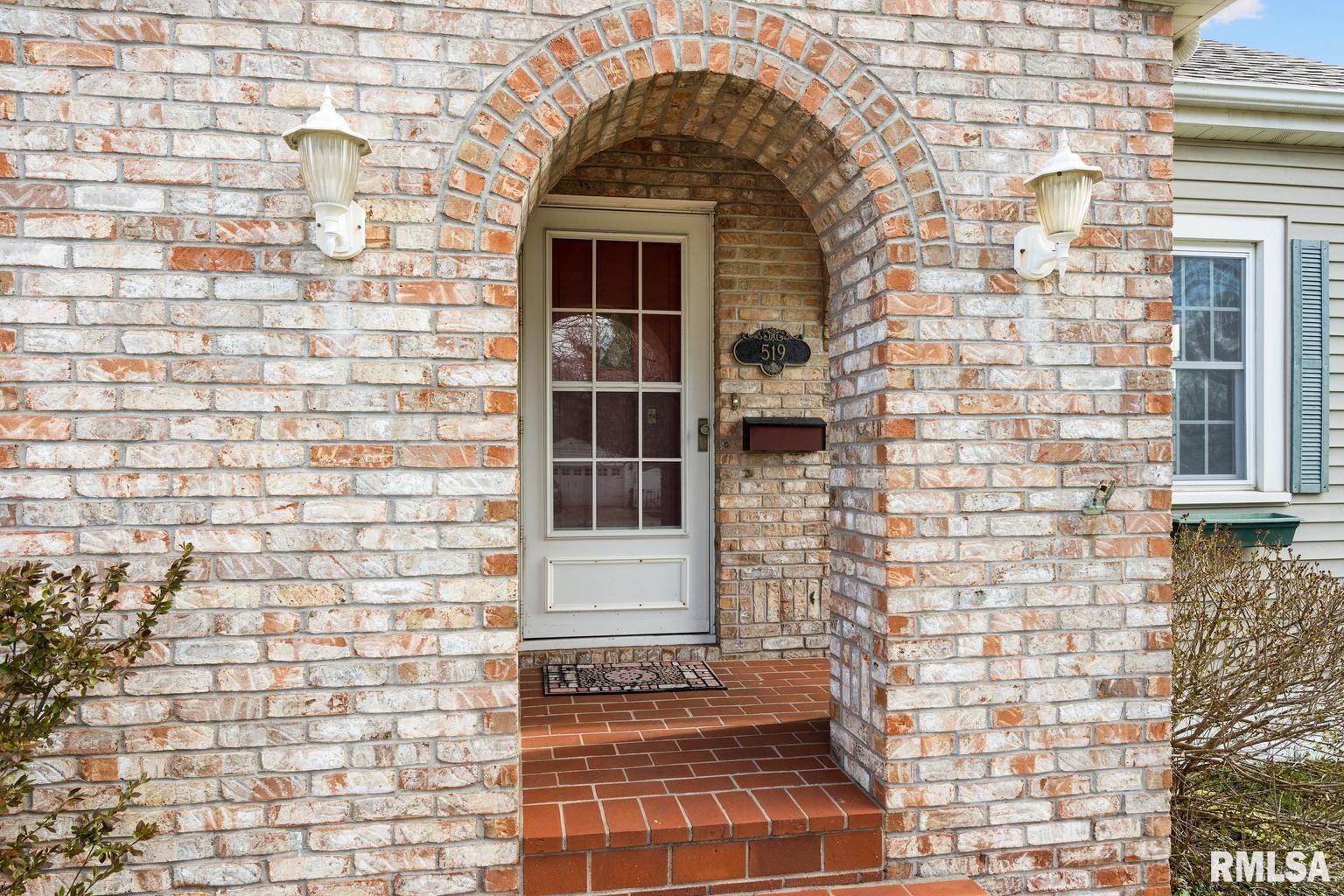 519 East Madison Street Morton, IL 61550 - Photo 4 of 40