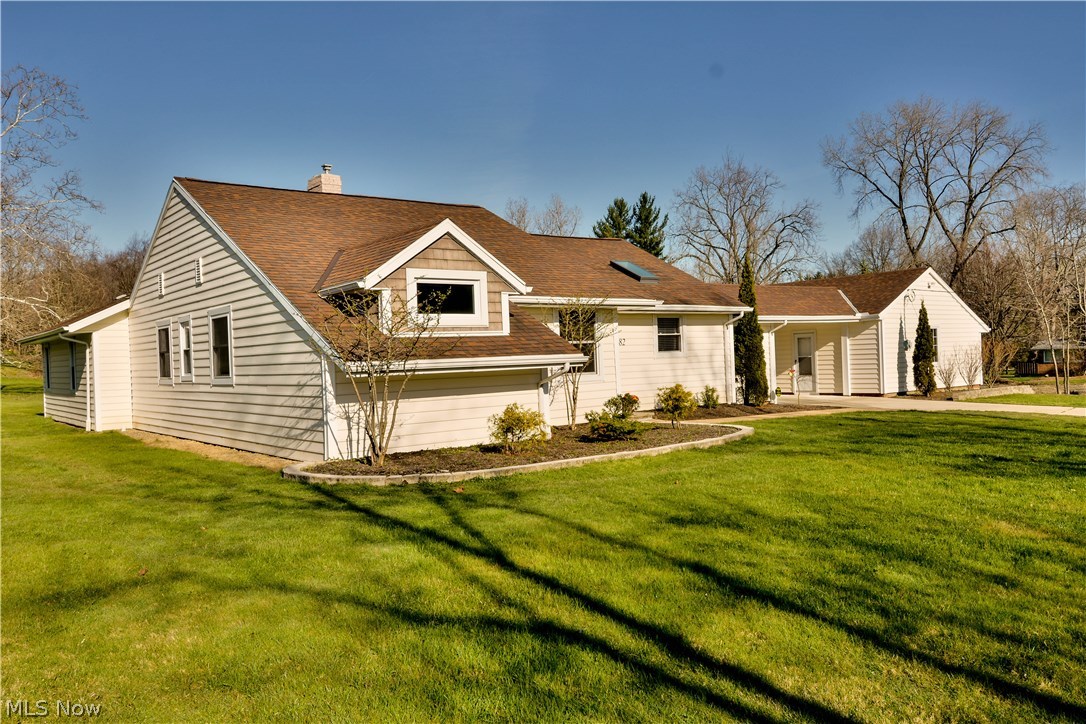 3482 Lander Road Cleveland, OH 44124 - Photo 2 of 20