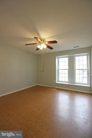 $2,100 | 2604 South Arlington Mill Drive, Unit I, Arlington, VA 22206