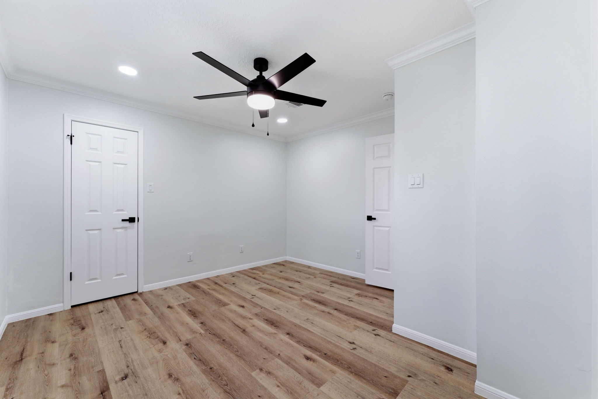 5203 Woodville Lane Spring, TX 77379 - Photo 43 of 50 Versatile and pristine. Sleek modern ceiling fans throughout!